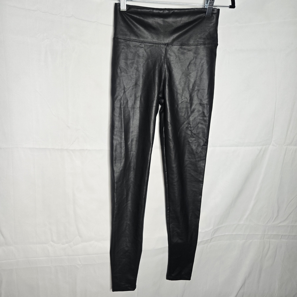 XS American Eagle Black Faux Leather Leggings Grunge Trendy Vegan Classy